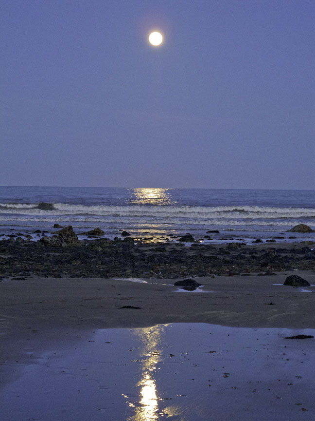 Full moon, North Sea