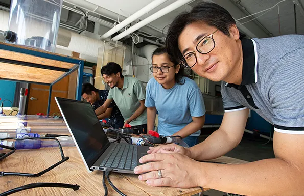 SIU Student Sangmin Shin works in the Fluid Mechanics Lab