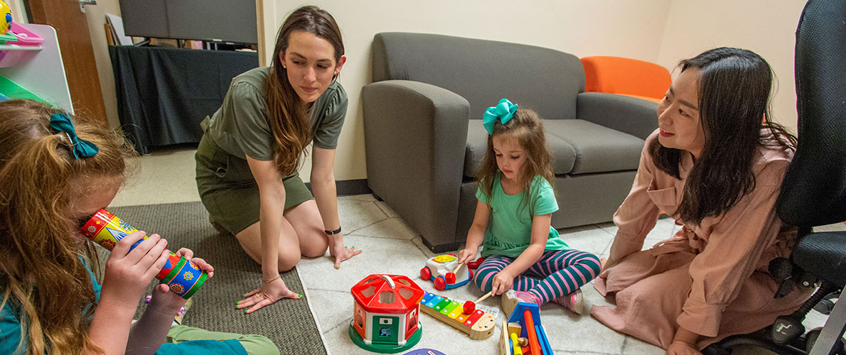 SIU BAT students work with Student in Autism Lab